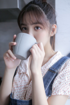 上面开会下面吃